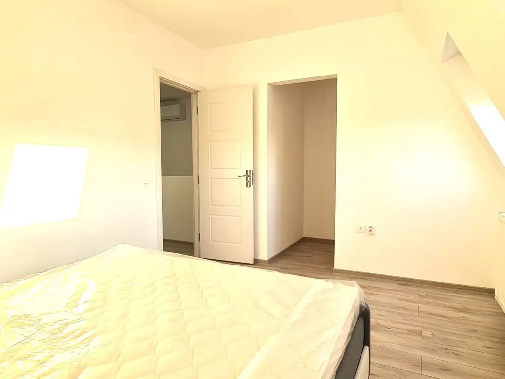 Casa semimobilata semiutilata in Cartier Izvor Tarlungeni Brasov
