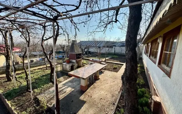 Proprietate de vânzare în Frătești, zona Biserica