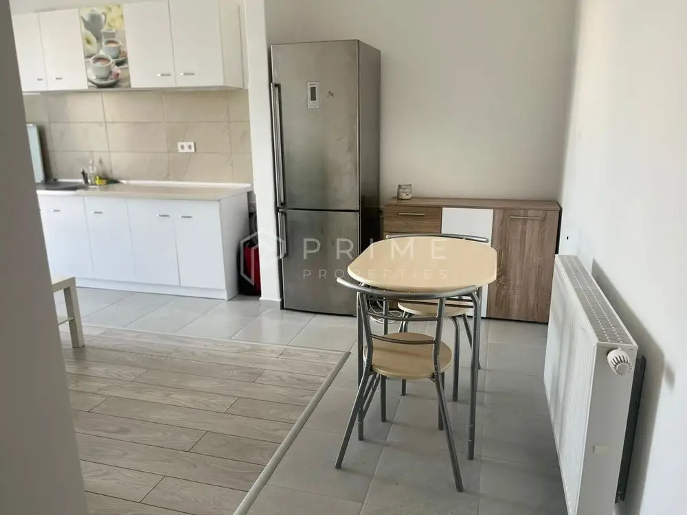 DE ÎNCHIRIAT: Apartament modern cu o cameră și parcare | Maurer