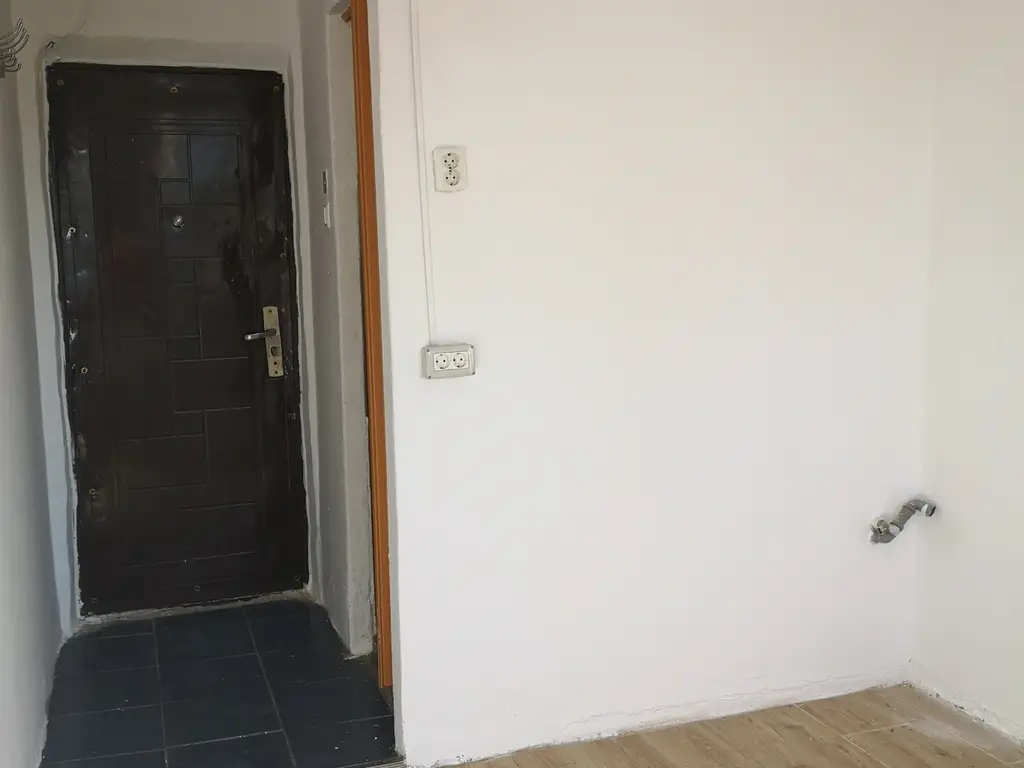 Vând garsonieră în Vlaicu