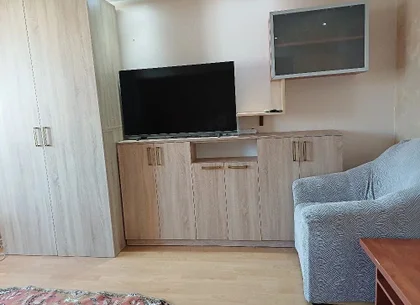 De inchiriat apartament 2 camere micro 20, et. 9, 350 euro negociabil