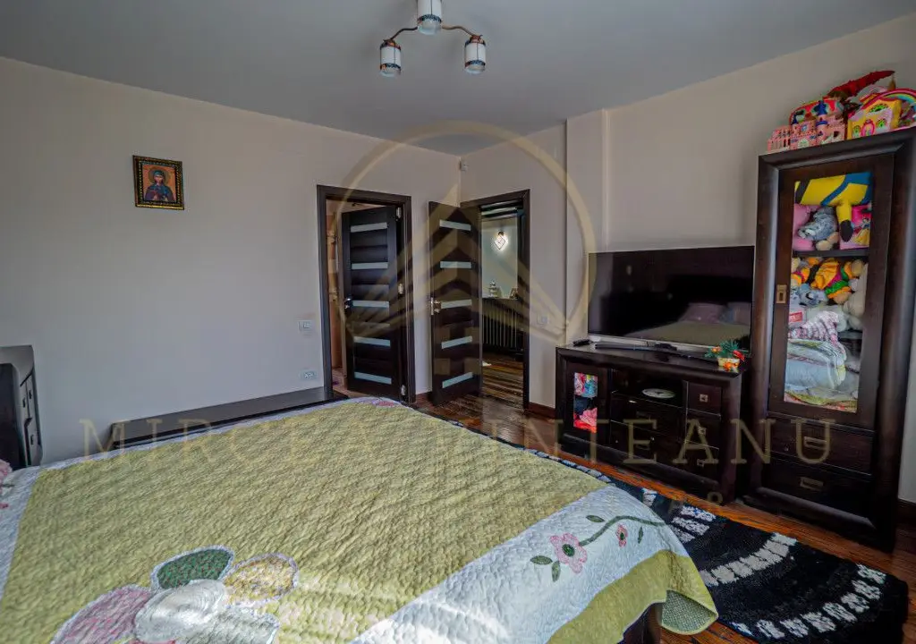 Palazu Mare / Elvila - Vila deosebită compusă din S+P+2E, mobilata și utilata