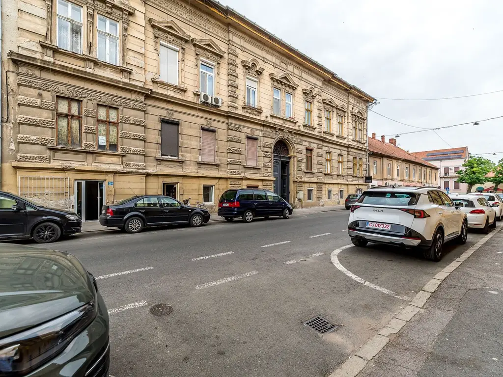 Apartament 2 camere Str. Lucian Blaga, clădire în renovare completa