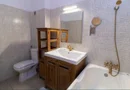 Apartament 3 camere ,metrou straulesti cu parcare.