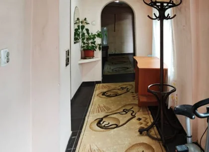 Se oferă spre vânzare casă 3 camere individuală la curte zona Salaj