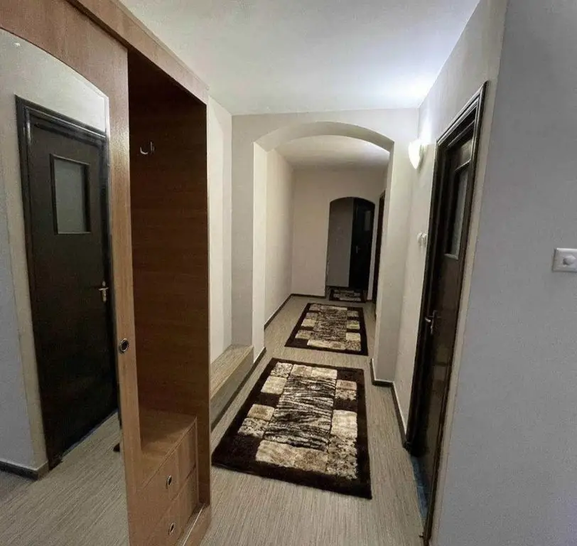 Prorpietar vand apartament 3 camere decomandat confort 0