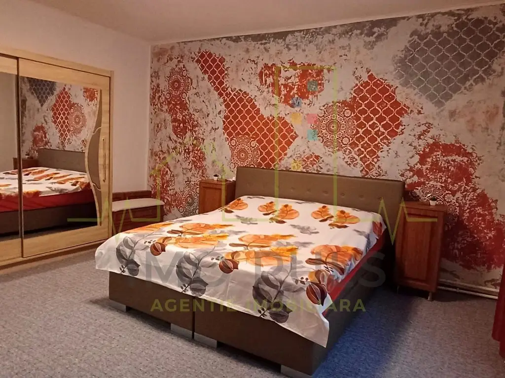 Casa individuala. Mijloace de transport. Toate utilitatile. Renovata recent.
