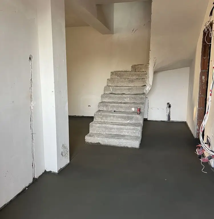 Duplex compus din 5 camere zona Bucuresti noi proprietar