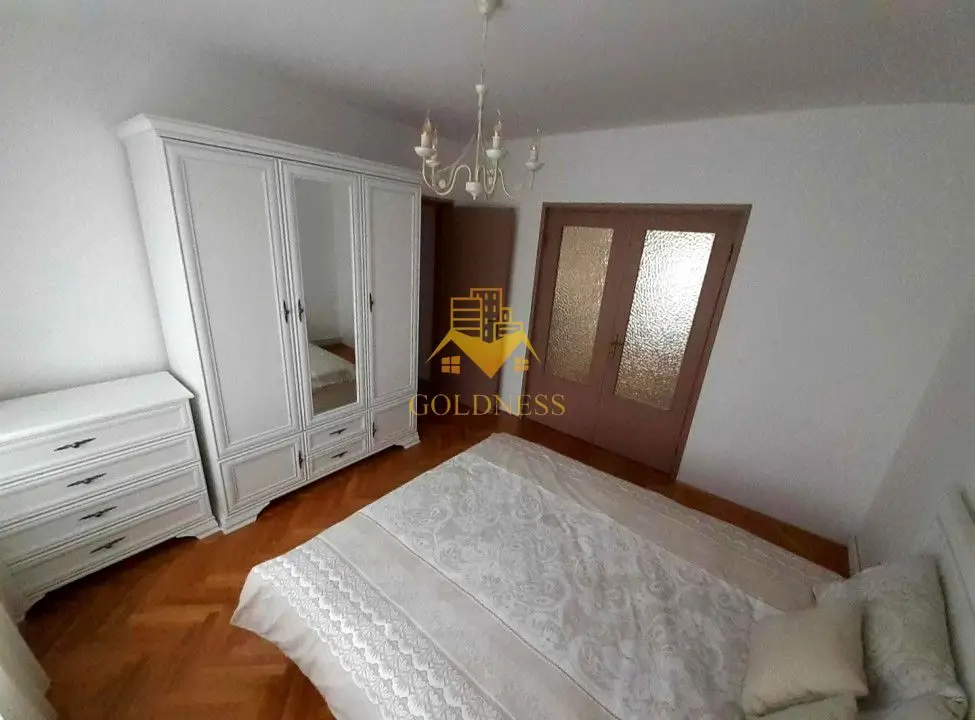 3 camere decomandate, Piata Cipariu, Andrei Muresanu, Zona Muscel