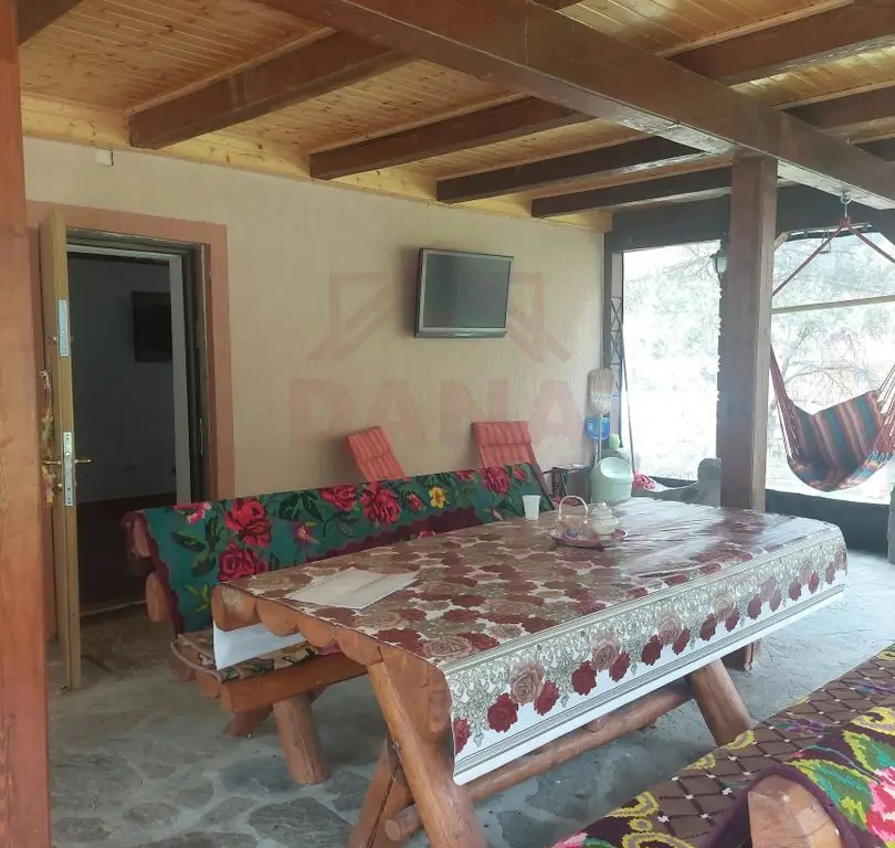 CASĂ DE VACANȚĂ 5 CAMERE,POINANA MĂRULUI, JUD.CARAȘ-SEVERIN