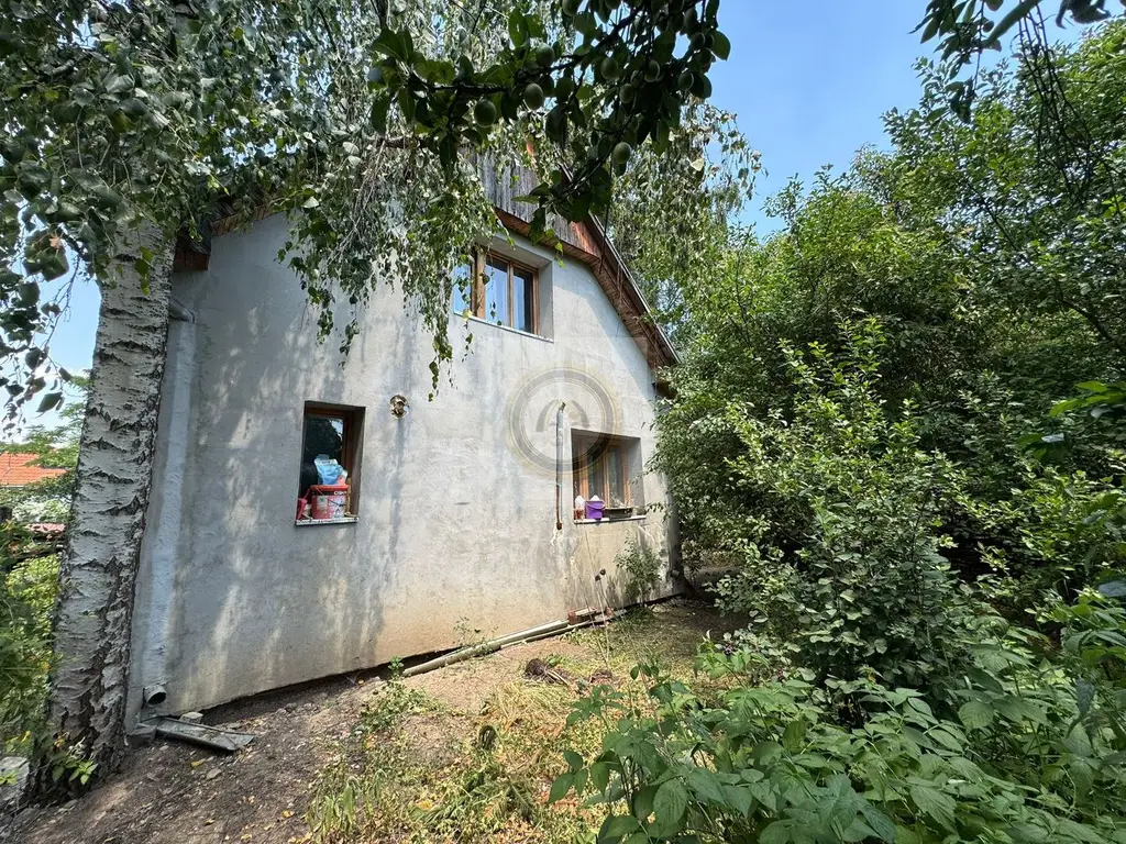 Teren și casă de vânzare în Miercurea Ciuc (central, strada Leliceni)