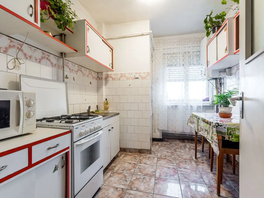 Apartament cu 4 camere decomandat cu vedere panoramica