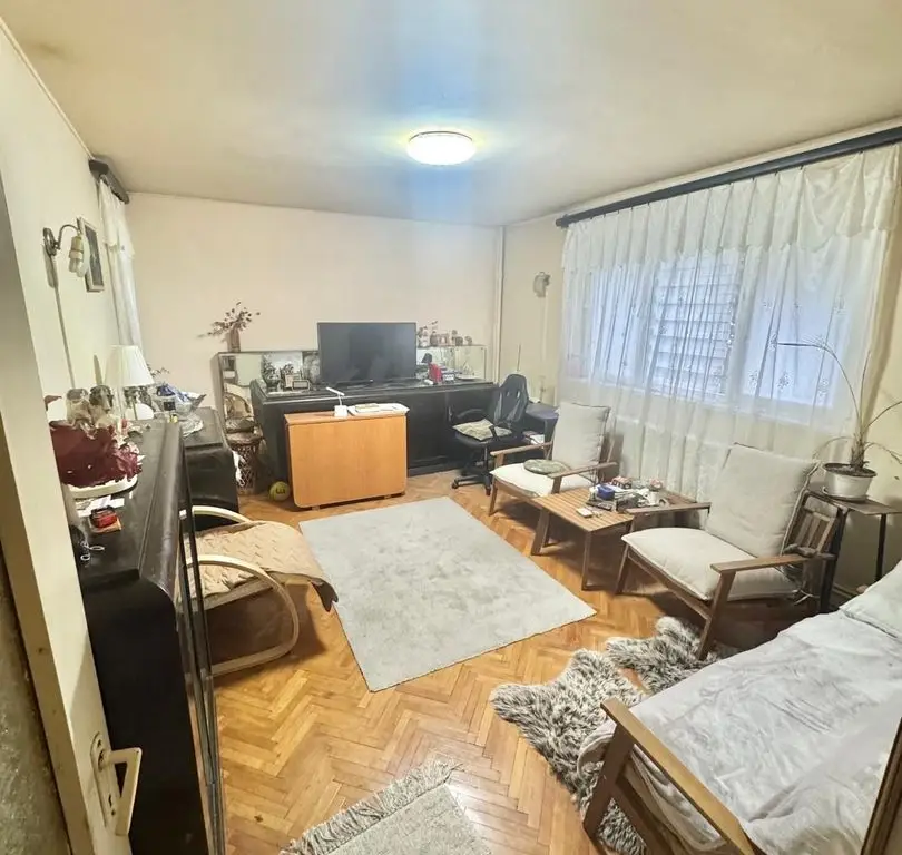 Apartament 3 camere -Centru