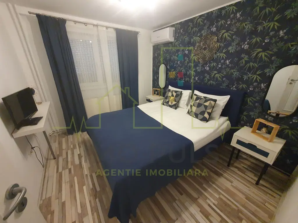 Casa + 5 apartamente + spatiu de inchiriat + parcari. Pretabil locuit + afacere