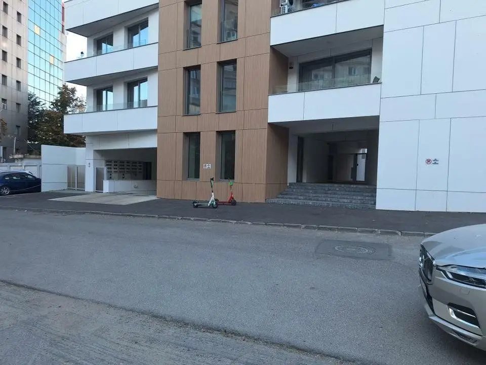 BRASADAS închiriază sp com 35mp zona UNIRII