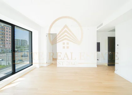 Stațiunea Mamaia - Vânzare apartament cu 2 camere, 2 bai si terasa de 47 mp.
