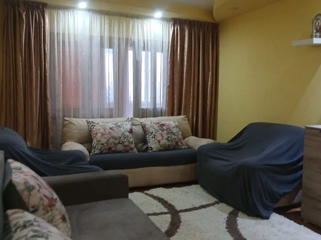 De inchiriat apartament cu 3 camere, I. C. Frimu, etaj 3, 450 euro