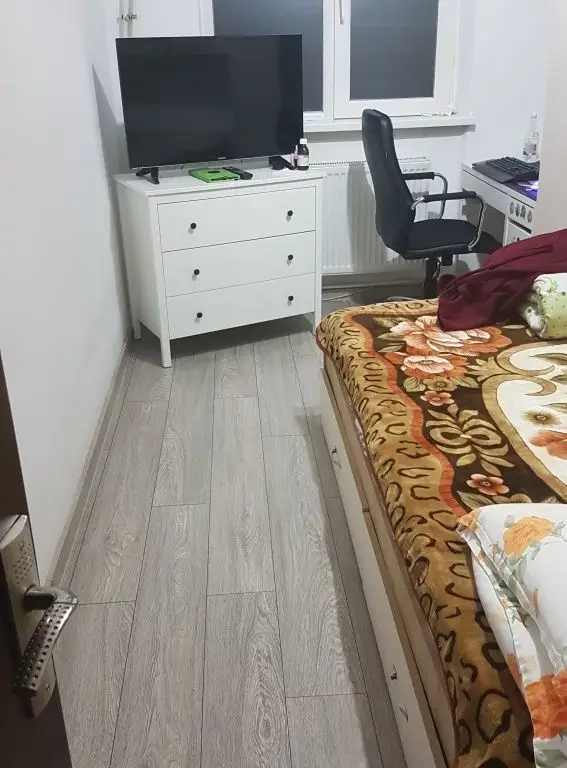 Proprietar vând ap. 4 camere