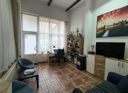 Spatiu comercial, ultracentral, Republicii, Oradea. 600 E/lună. Com 0