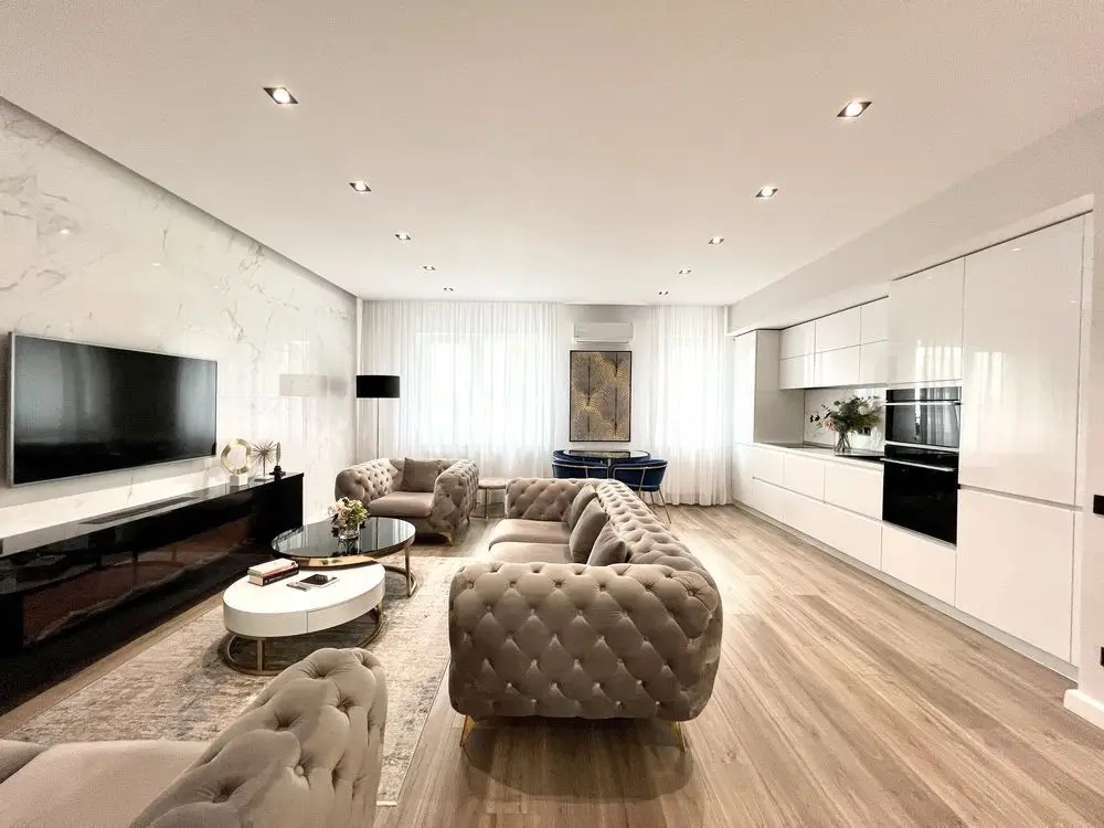 Apartament Lux 3 camere (2 parcari incluse)