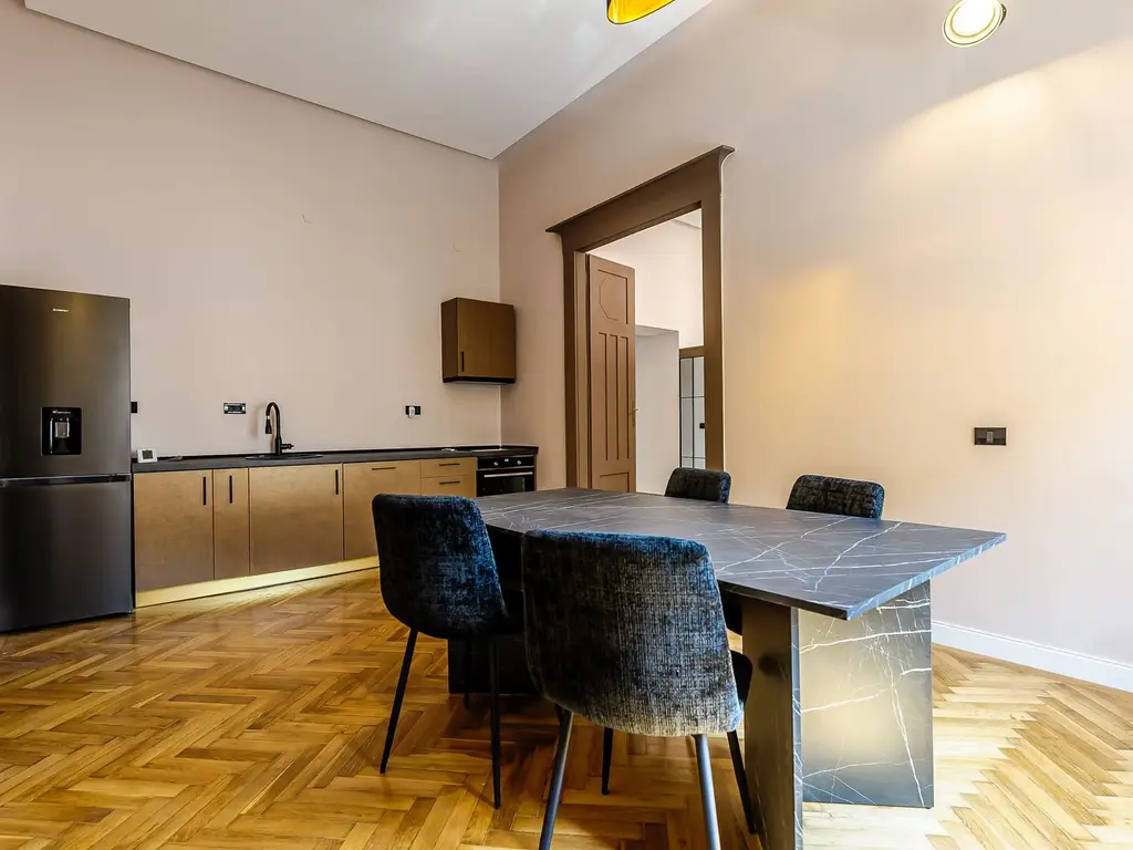 Apartament ULTRACENTRAL cu 3 camere, la cheie, renovat recent