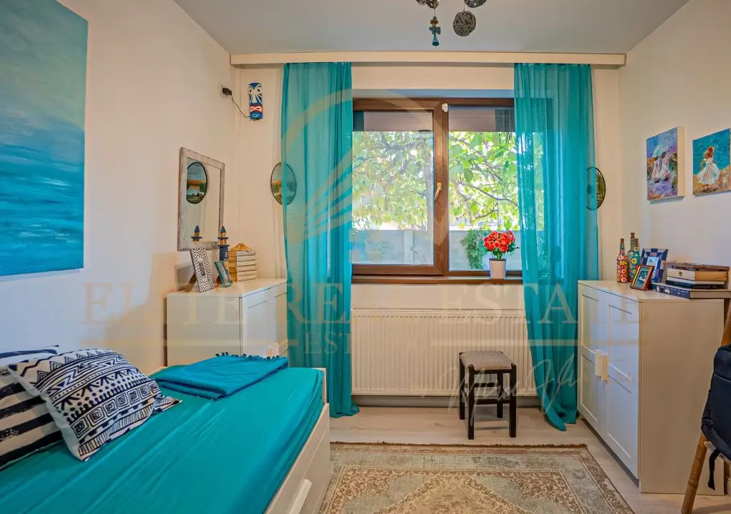 Viluta cocheta cu curte frumoasa in Mamaia Sat!
