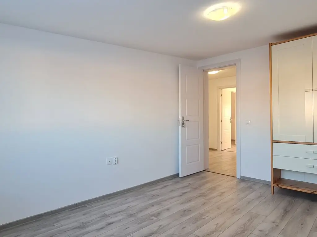 Casa semimobilata semiutilata in Cartier Izvor Tarlungeni Brasov