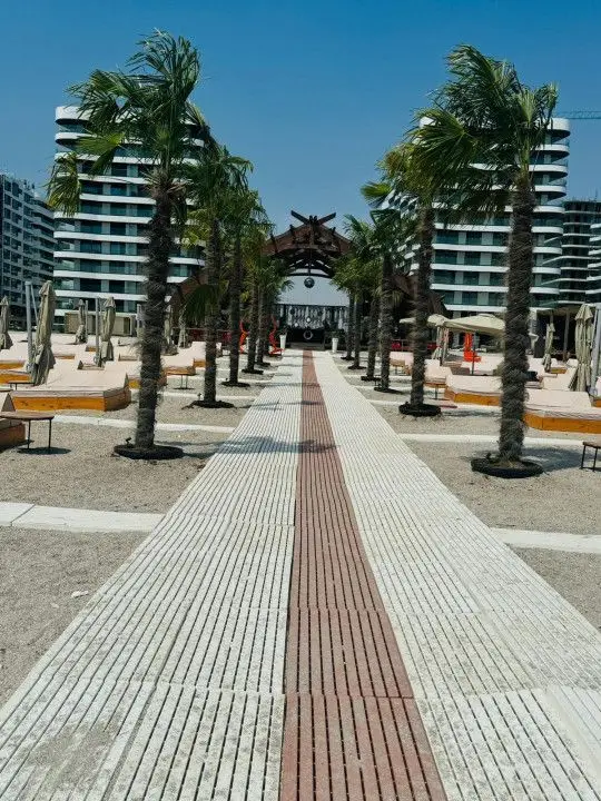Apartament de 3 Camere și Terasă Panoramică în Complex Casa del Mar