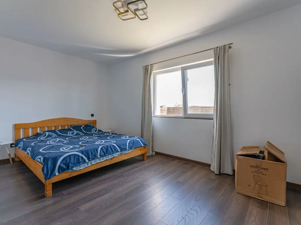 Casă Individuală de Închiriat, Încălzire în Pardoseală, Teren 400 mp
