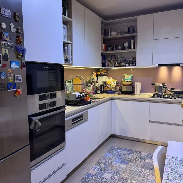 Apartament la cheie 3 camere 2bai curte proprie parcare subterana lift