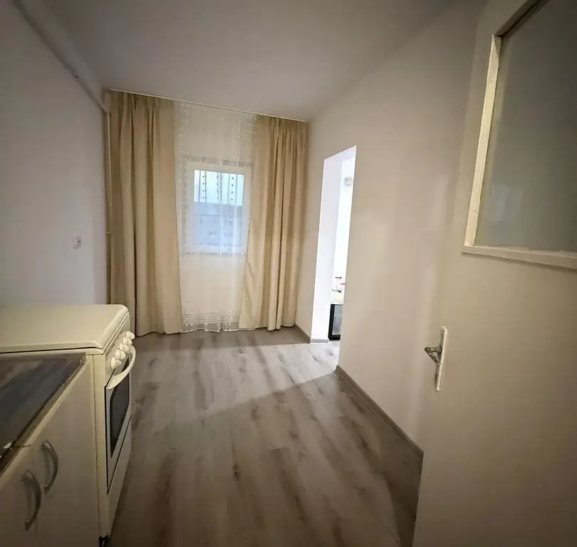 De vanzare apartament cu 2 camere, etaj 4/4, recent renovat, 33.000 euro