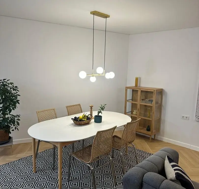 Casă la cheie, 140 mp + teren 540 mp — Zonă centrală Oradea. 387.000 E