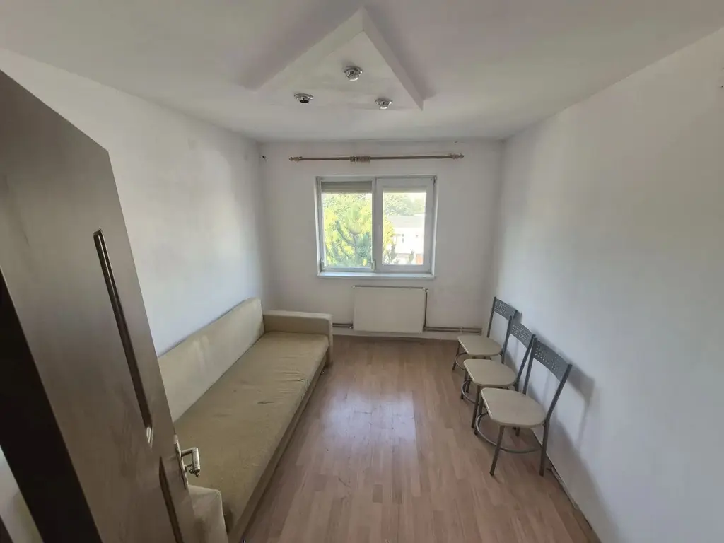 Apartament 3 camere | 55 mp | Centrală proprie | Piața Doina |