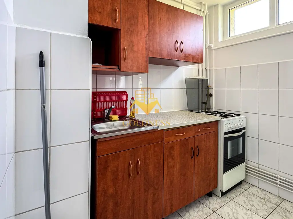 O camere, 31 mp, Gheorheni, Constantin Brancusi Zona BT, Mega Image