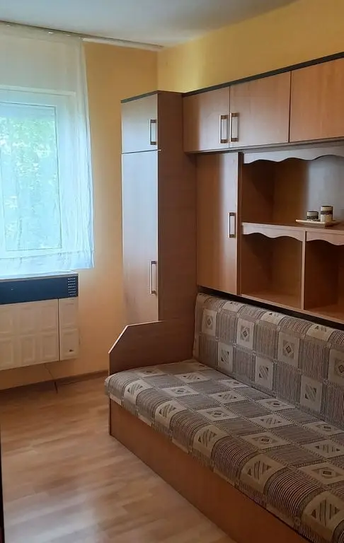 BRASADAS vinde ap 1 cam etaj 3/4 Soarelui.