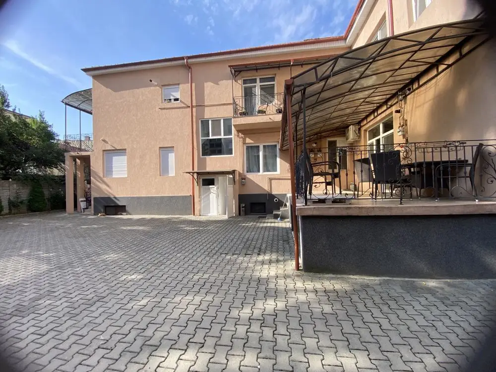 BRASADAS vinde casa pt locuit / afaceri zona ULTRACENTRALA.