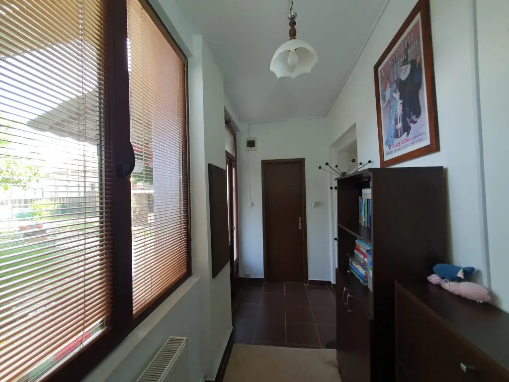 Vand apartament la casă cu curte – zonă centrală aproape de Malul Mureșului