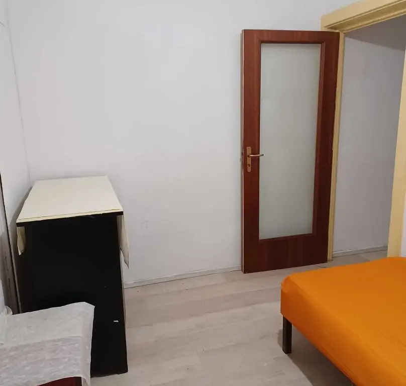 Vanzare apartament 4 camere Piata Victoriei