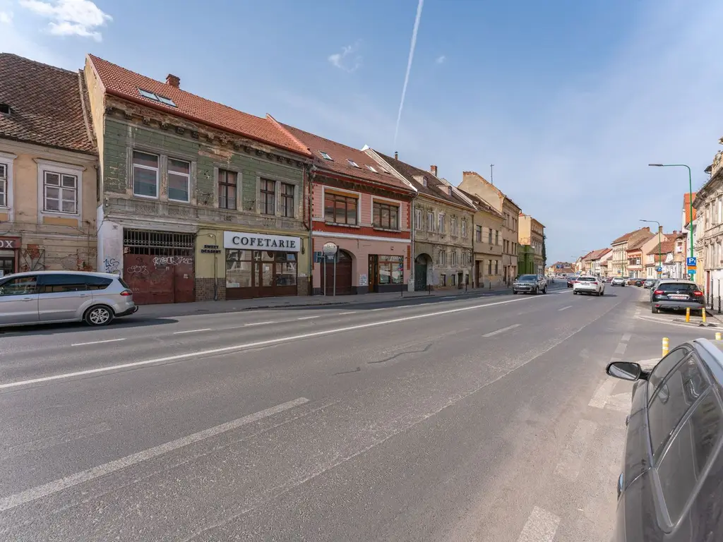 Clădire de vânzare în Brașovul Vechi | 16 camere | Potențial de dezvoltare