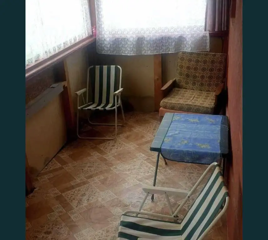 Vand casa mobila pe roti pe suprafata de teren de 200 mp