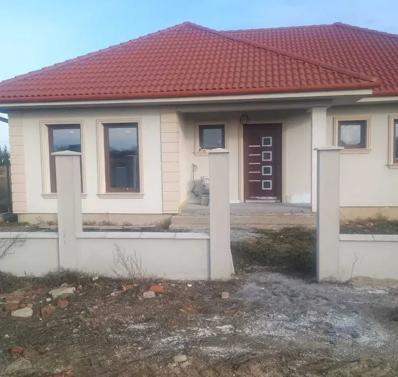 BRASADAS vinde casa semifinisata in zona Ispirescu.