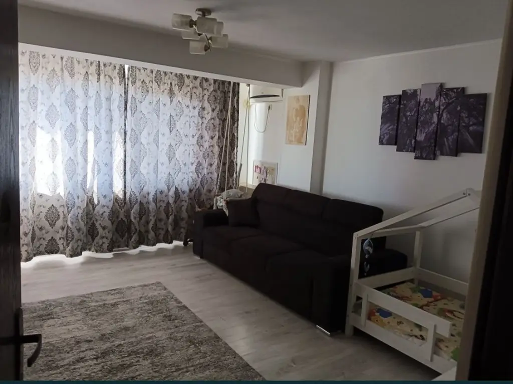 Vand apartament 2 camere decomandat