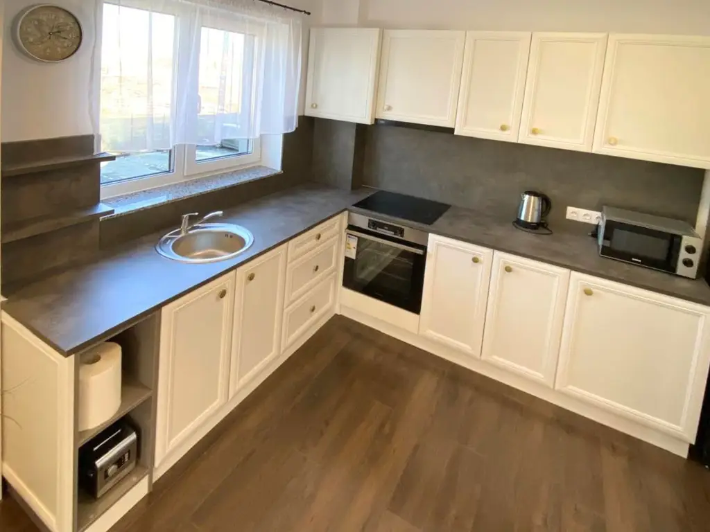 Apartament modern cu 2 camere pereți retractabili terasă parcare și boxă