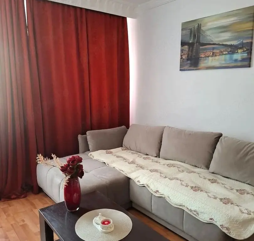 De inchiriat apartament cu 2 camere, Ireg, etajul 1, 400 euro