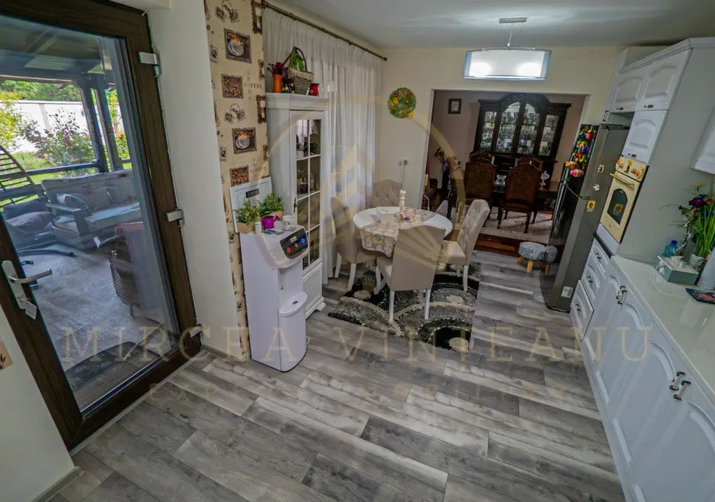 Palazu Mare / Elvila - Vila deosebită compusă din S+P+2E, mobilata și utilata