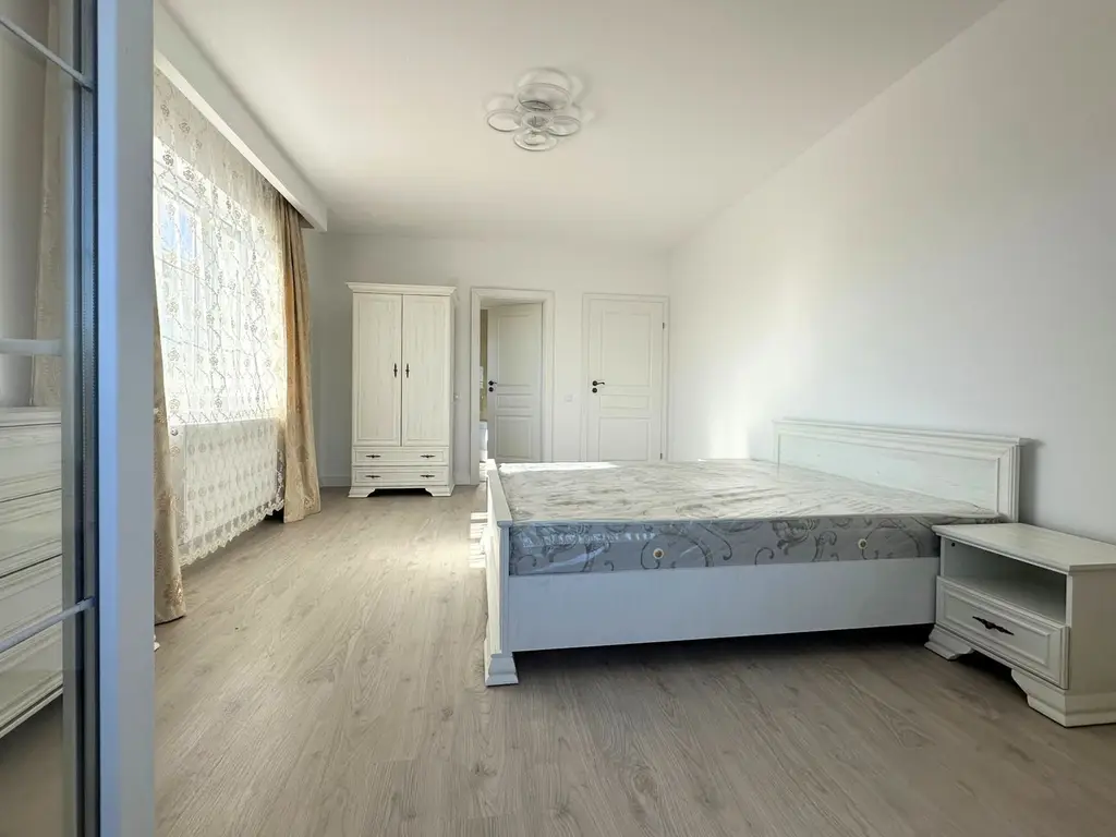 Vânzare casă 5 camere nouă elegantă și spațioasă în Hărman