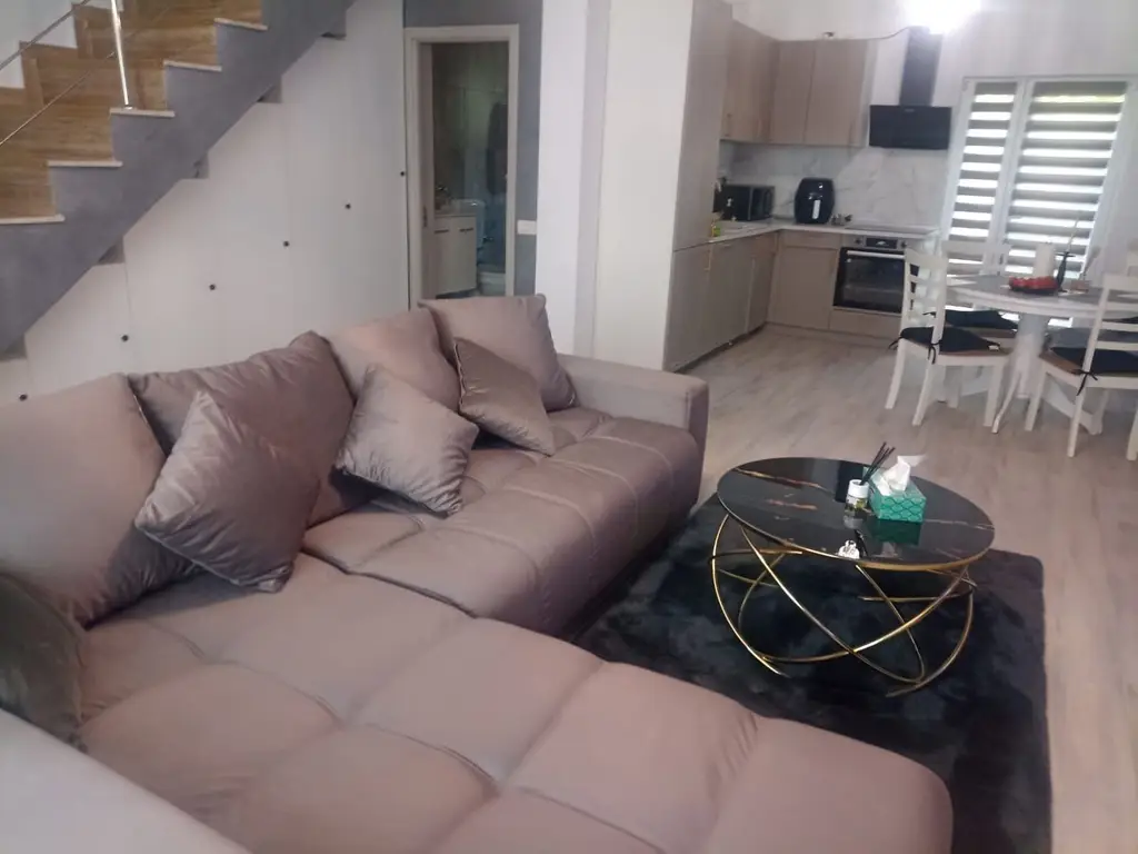 Ag. Eu. vinde Casa P+1 3 camere in Mamaia Nord - Hanul cu Peste