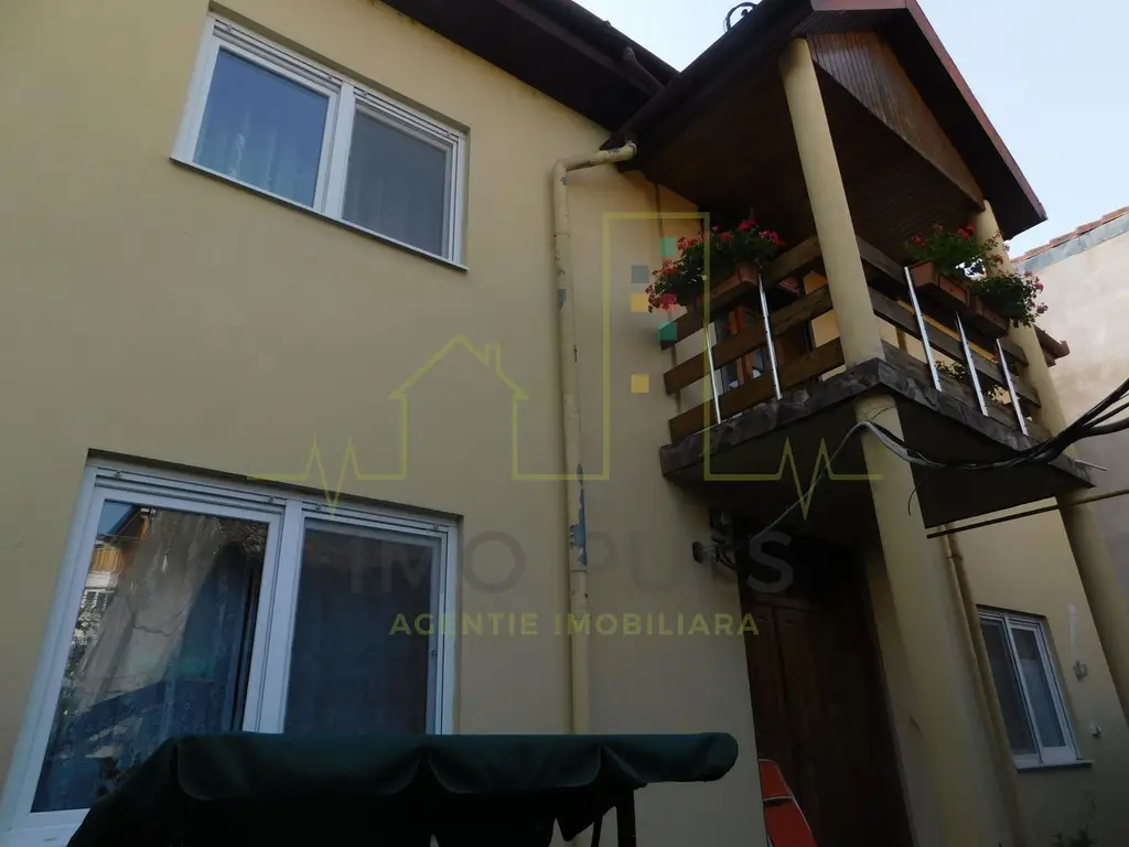 Casa individuala in oras. Mobilata si Utilata.Panouri solare