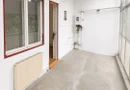 Apartament spațios cu 3 camere, 87 mp utili, 2 garaje, etaj 1 la casă