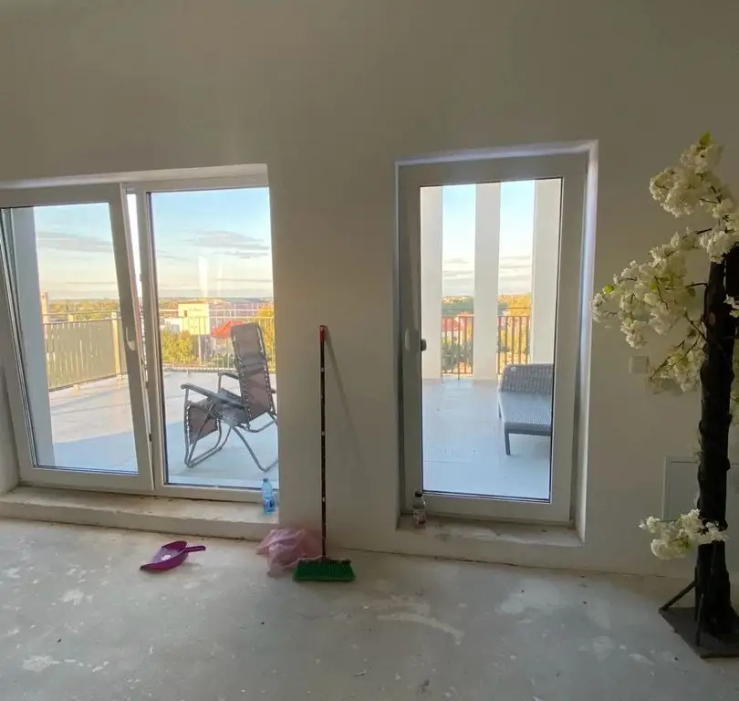 BRASADAS vinde penthouse 2 cam semifinisat-Smalard City.